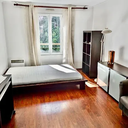 Spacieux - Calme & Equipe Avec Wifi Apartment